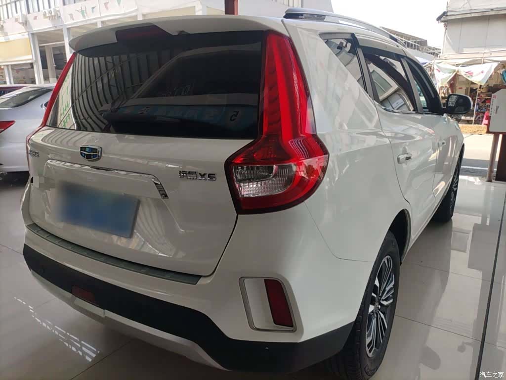 Geely X6, 2017 7