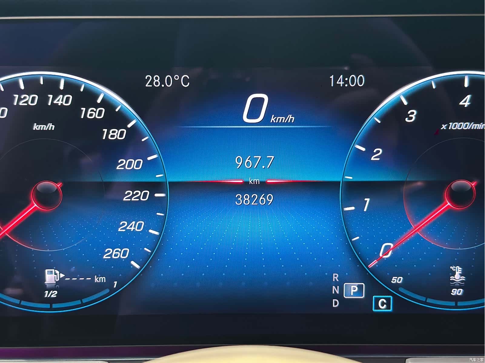 Mercedes-Benz E-Class, 2022 3