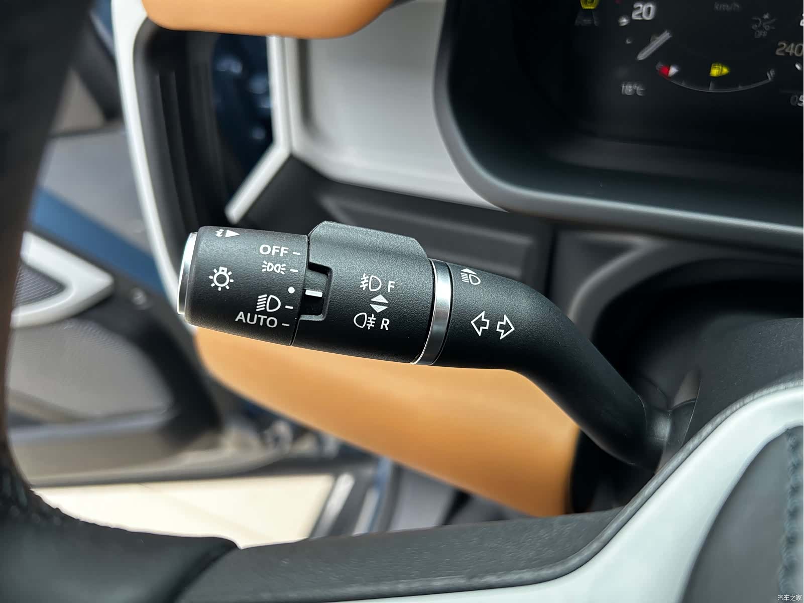 Land Rover Defender, 2024 7
