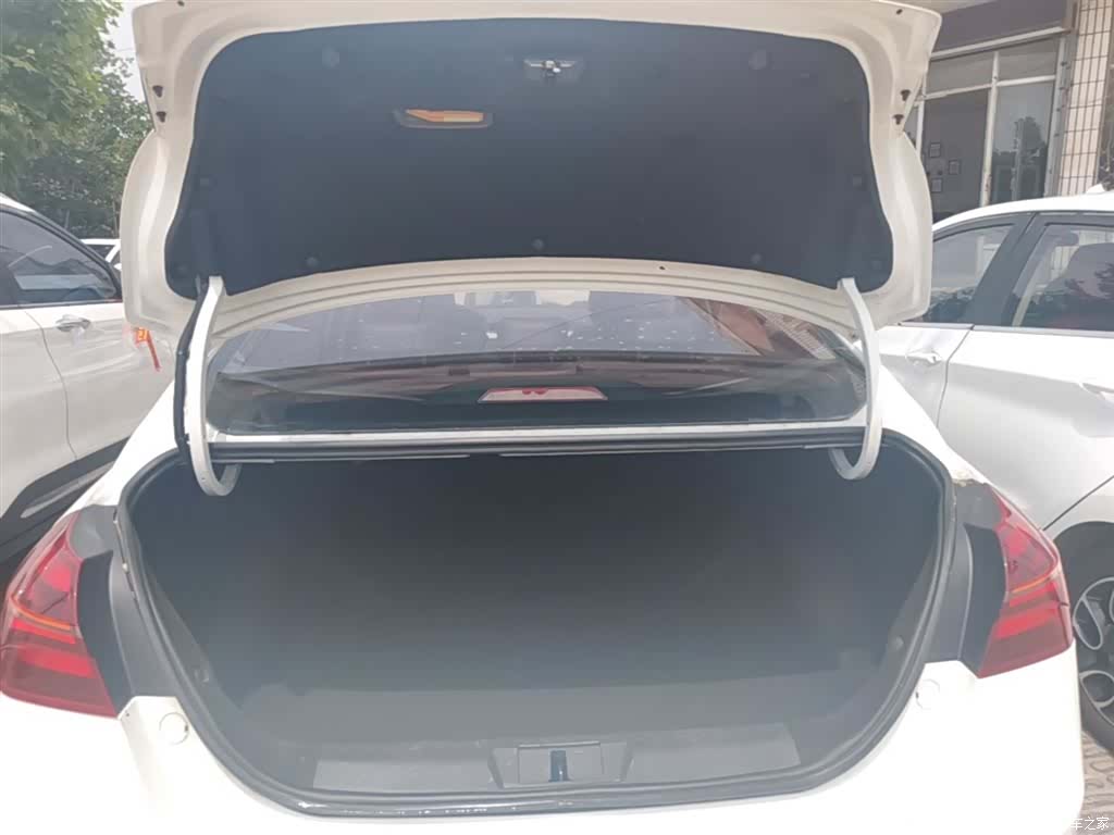 Geely Emgrand, 2018 18