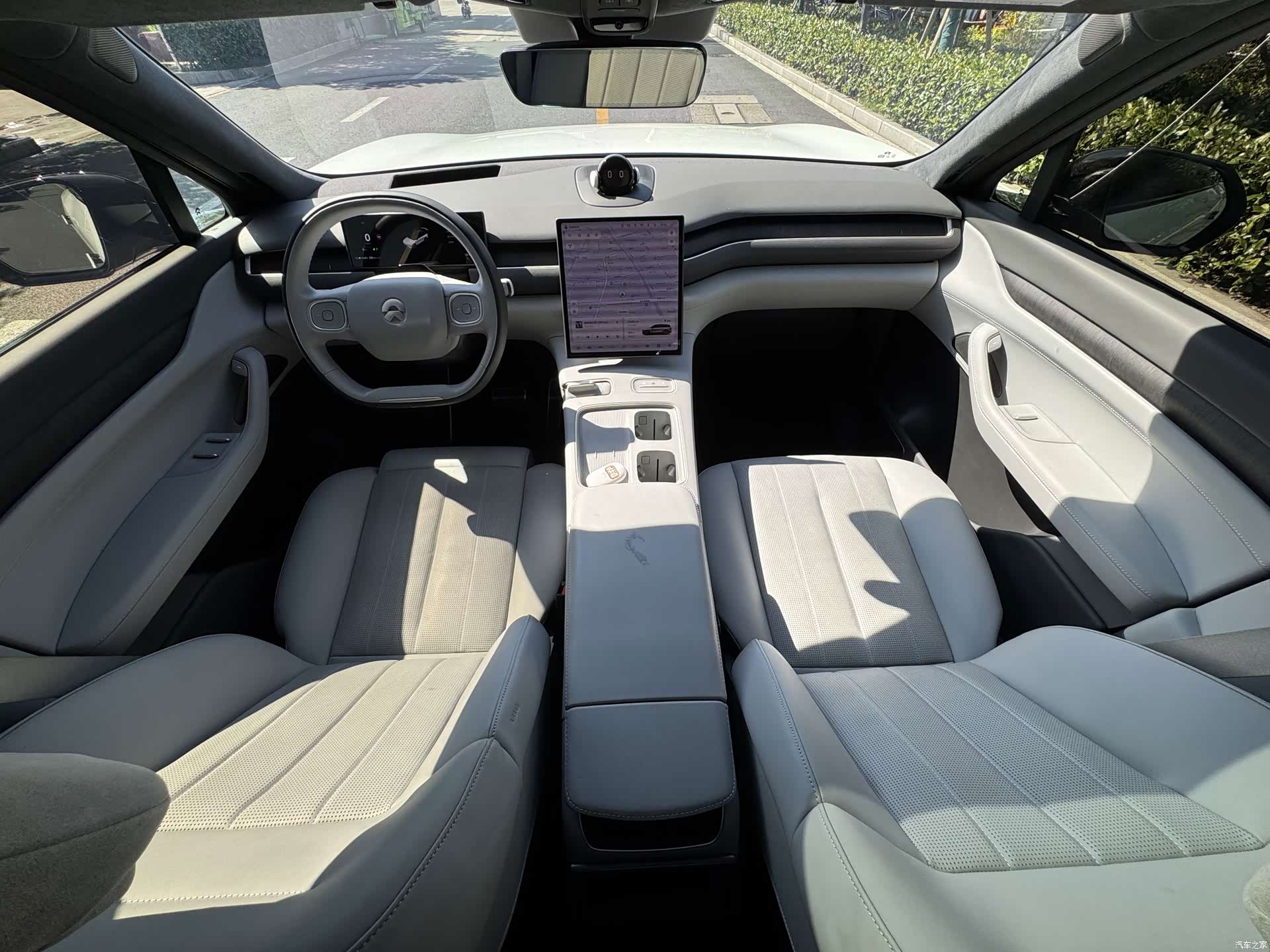 NIO ES8, 2025 11