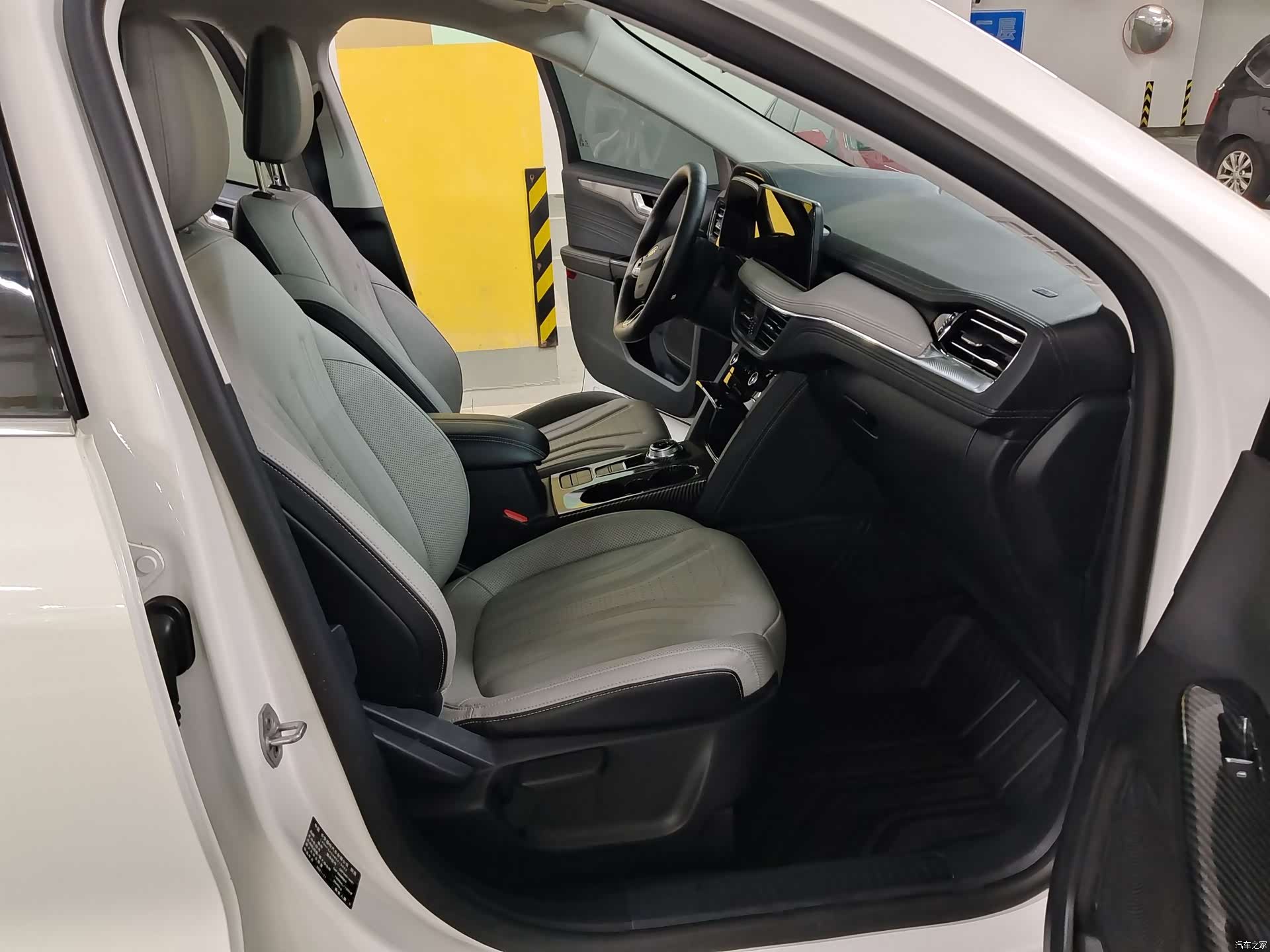 Ford Escape, 2022 9