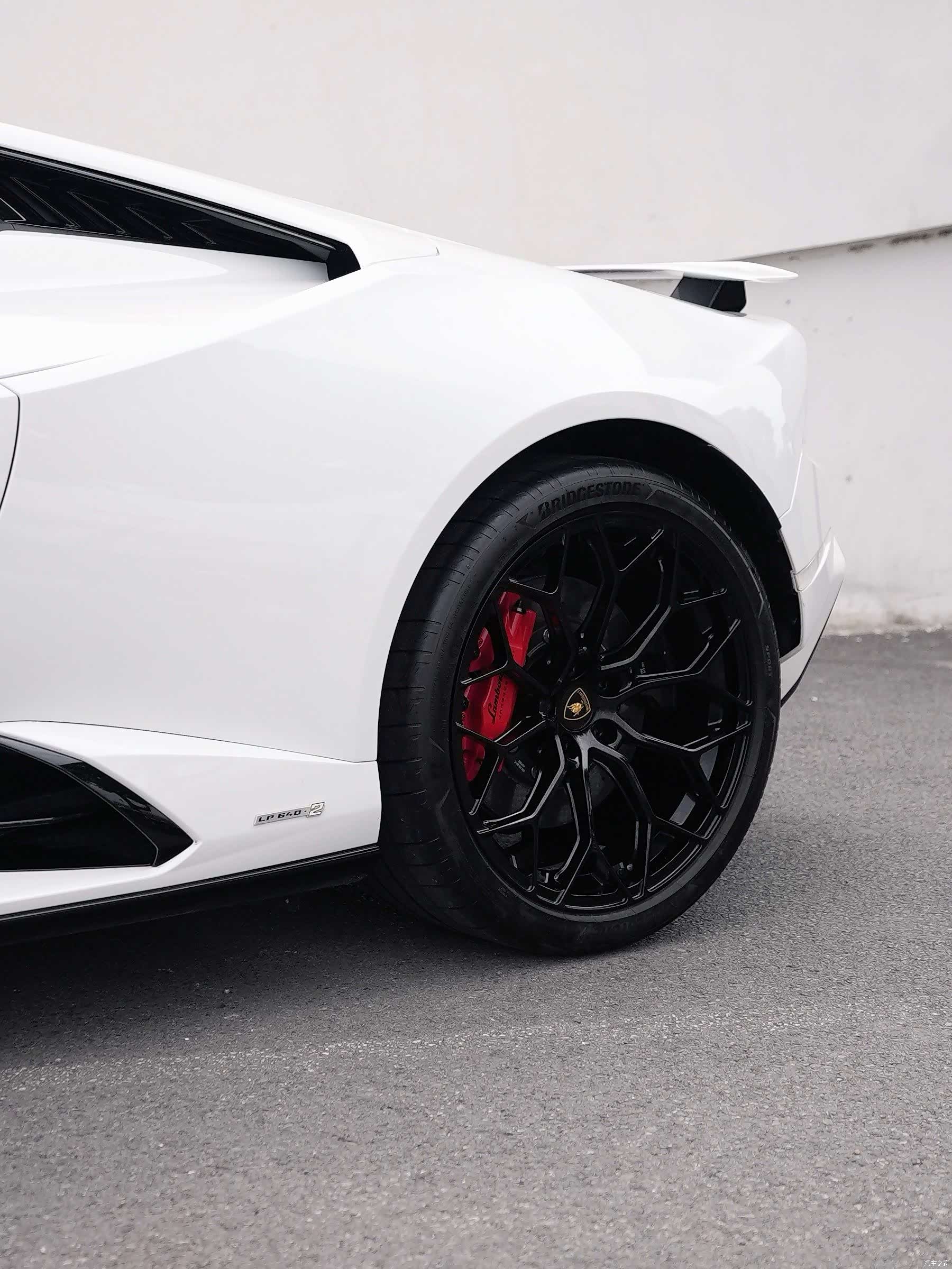 Lamborghini Huracán, 2024 4