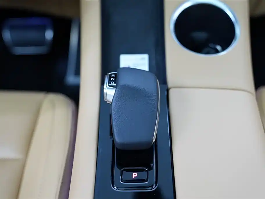 AITO Ask the world M5