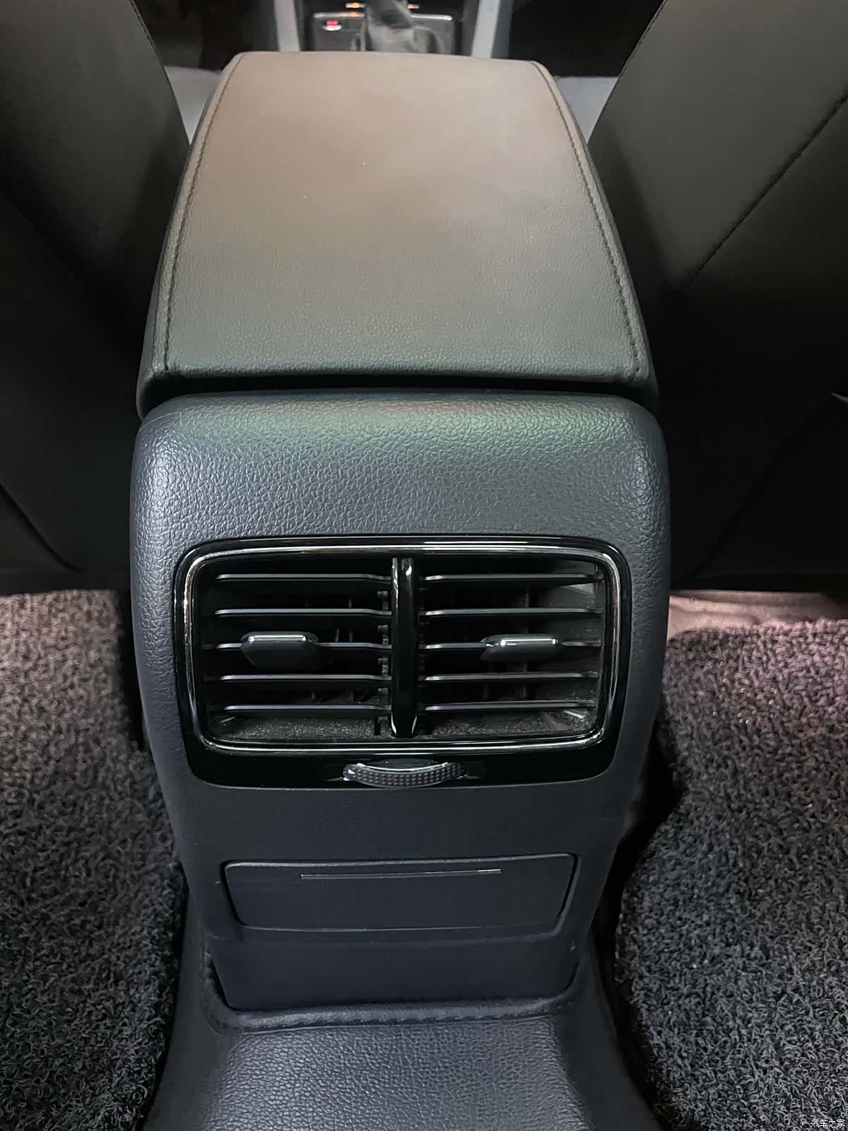 Volkswagen Sagitar, 2018 12
