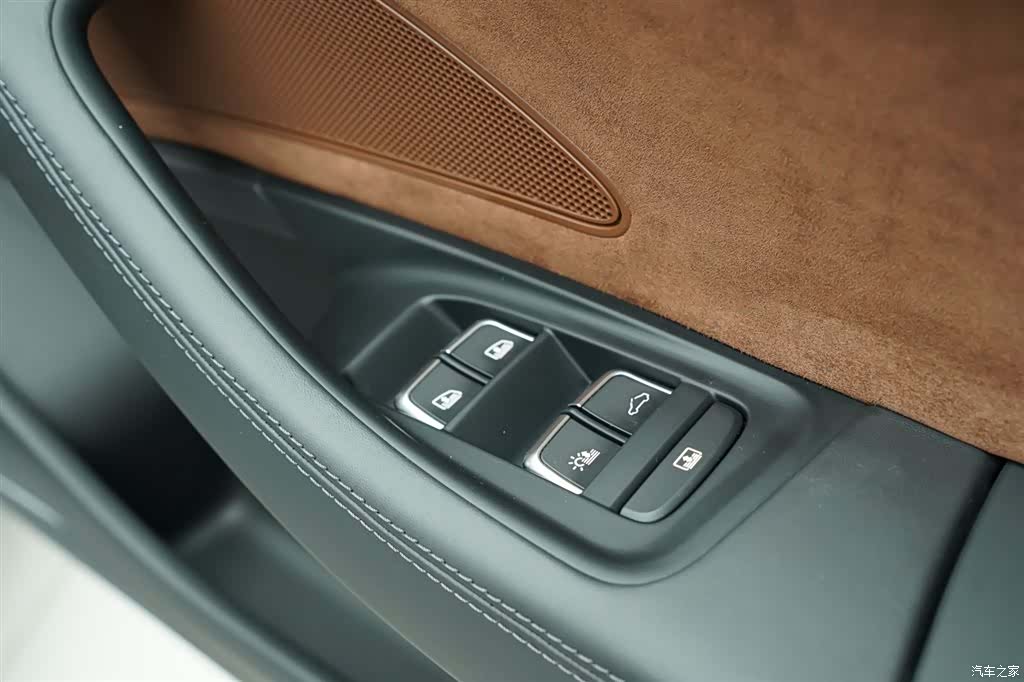 Audi A8L, 2015 25