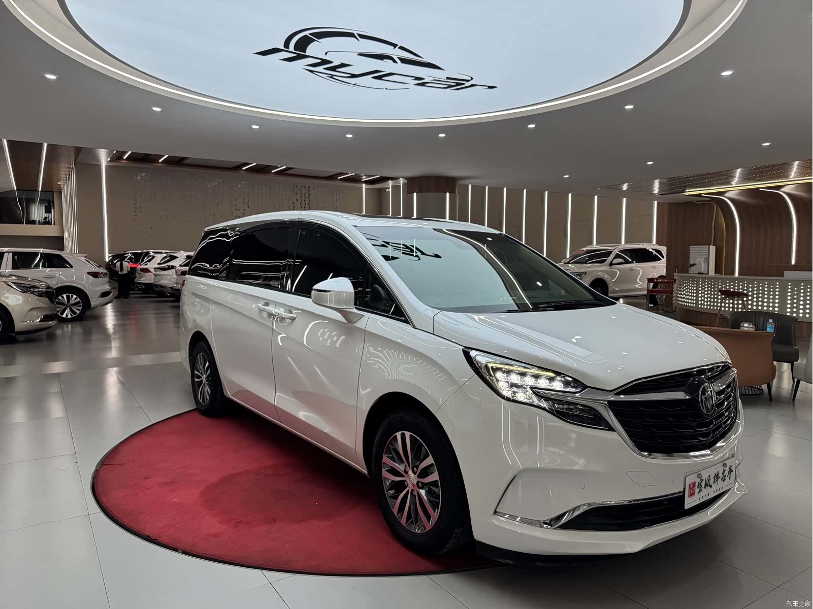 Buick GL8, 2021 3