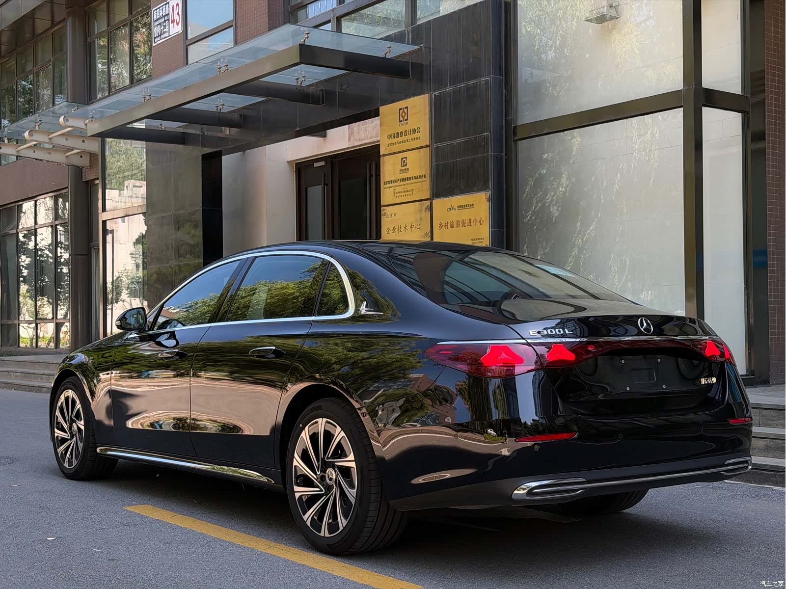 Mercedes-Benz E-Class, 2024 все фото