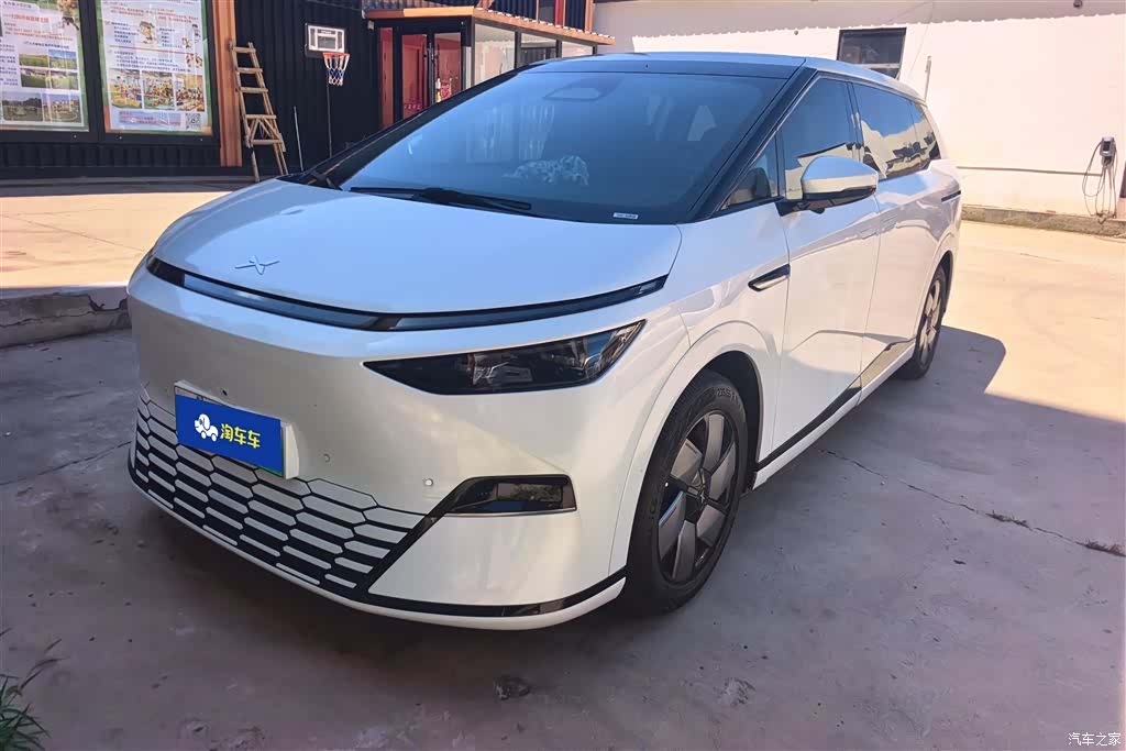 Xpeng X9, 2024 1