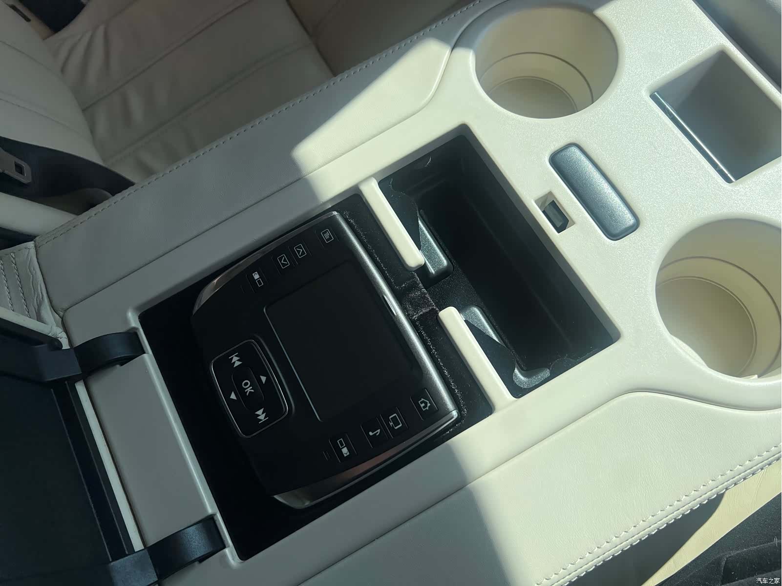 Land Rover Range Rover, 2012 28