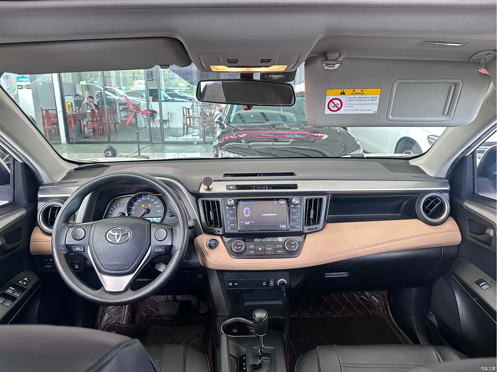 Toyota RAV4, 2018 все фото