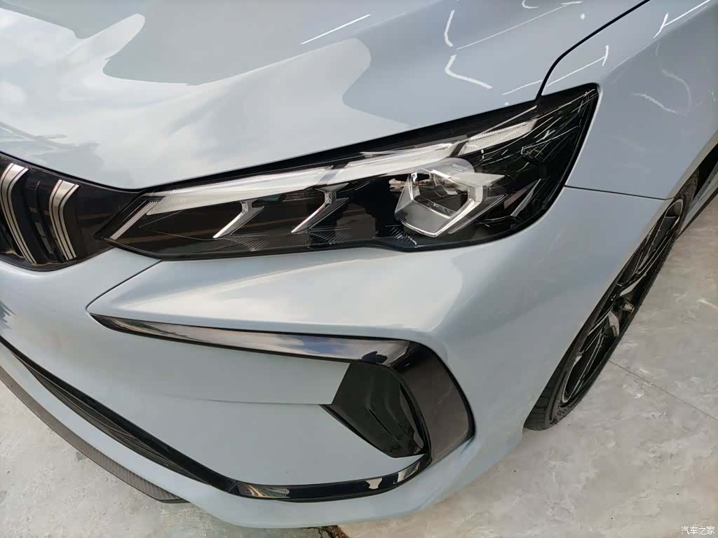 Geely Binray, 2026 18