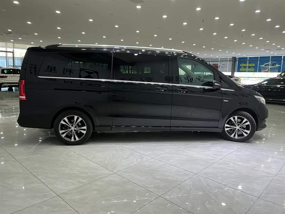 Mercedes-Benz V-class