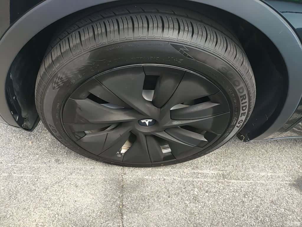 Tesla Model Y, 2022 23