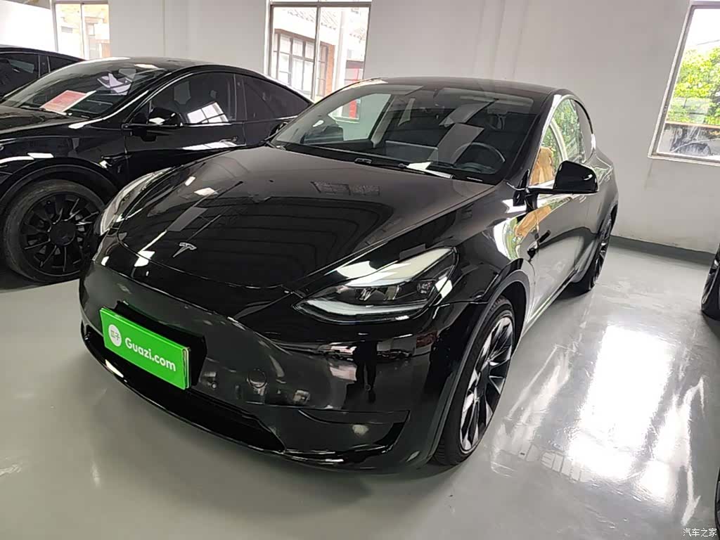 Tesla Model Y, 2022 1