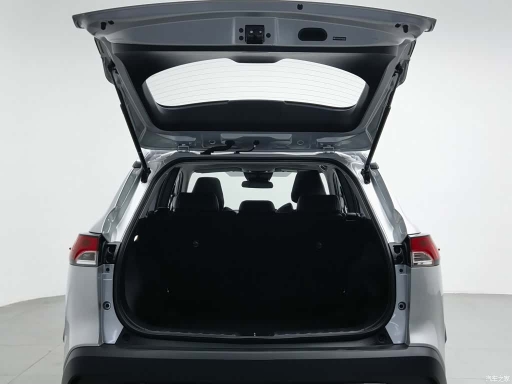 Toyota Frontlander, 2023 16