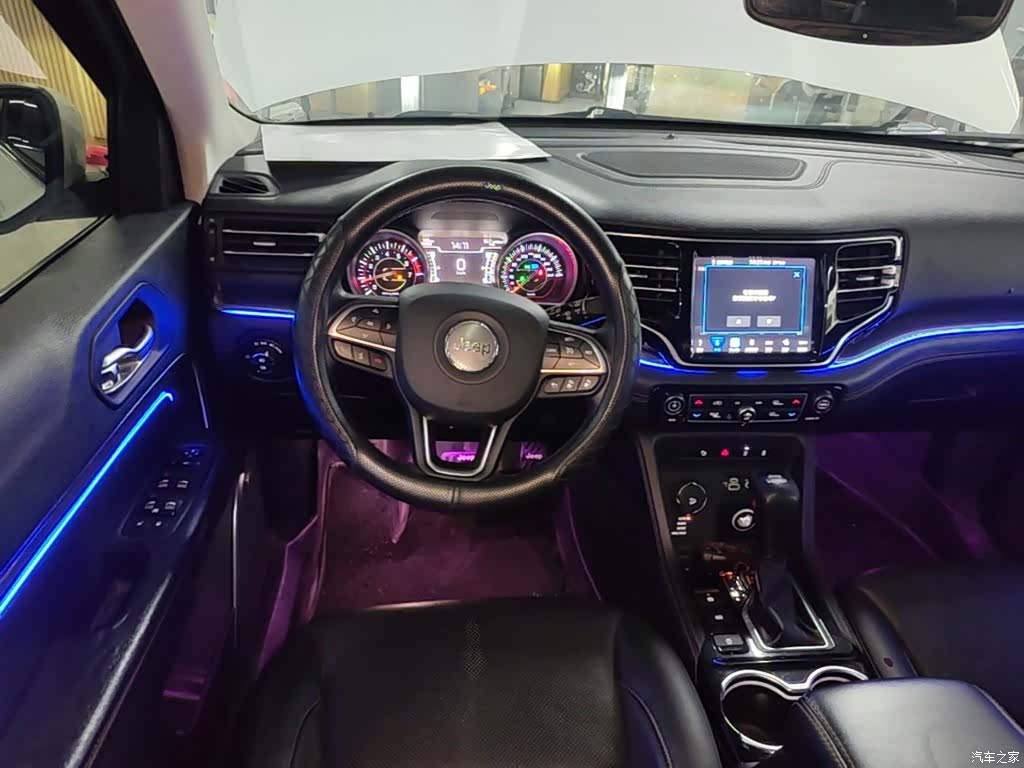 Jeep Grand Commander, 2018 11