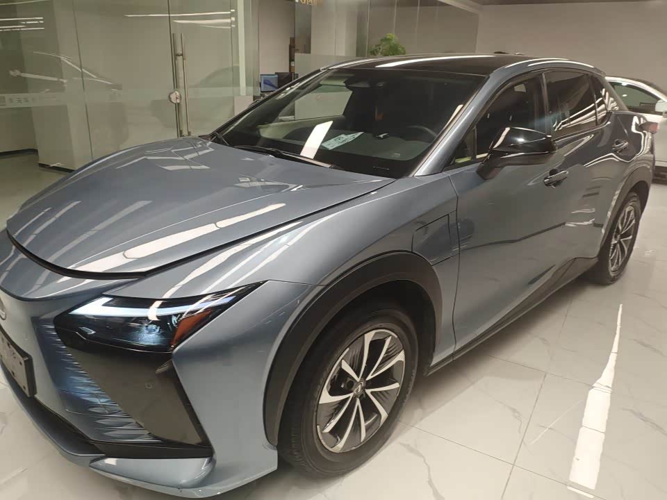Lexus RZ