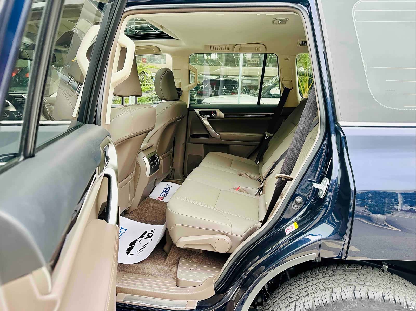 Lexus GX, 2019 8