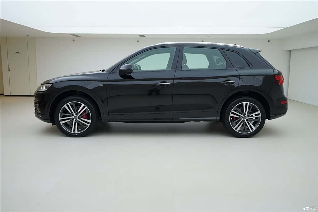 Audi Q5L, 2021 3
