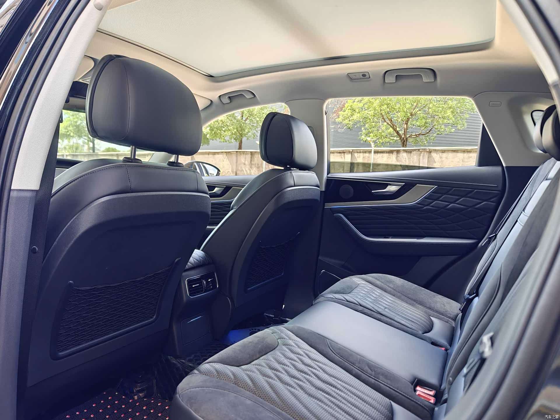 Hongqi HS5, 2022 10
