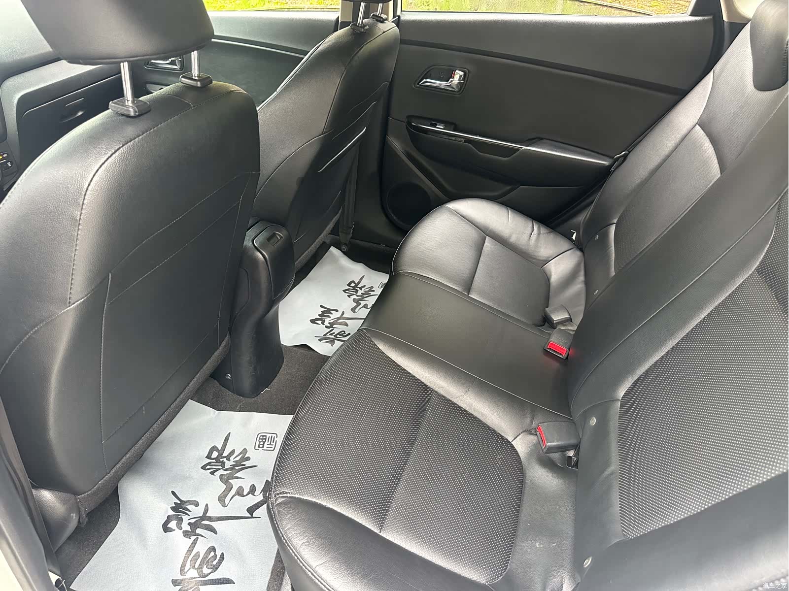 Kia K2, 2013 12