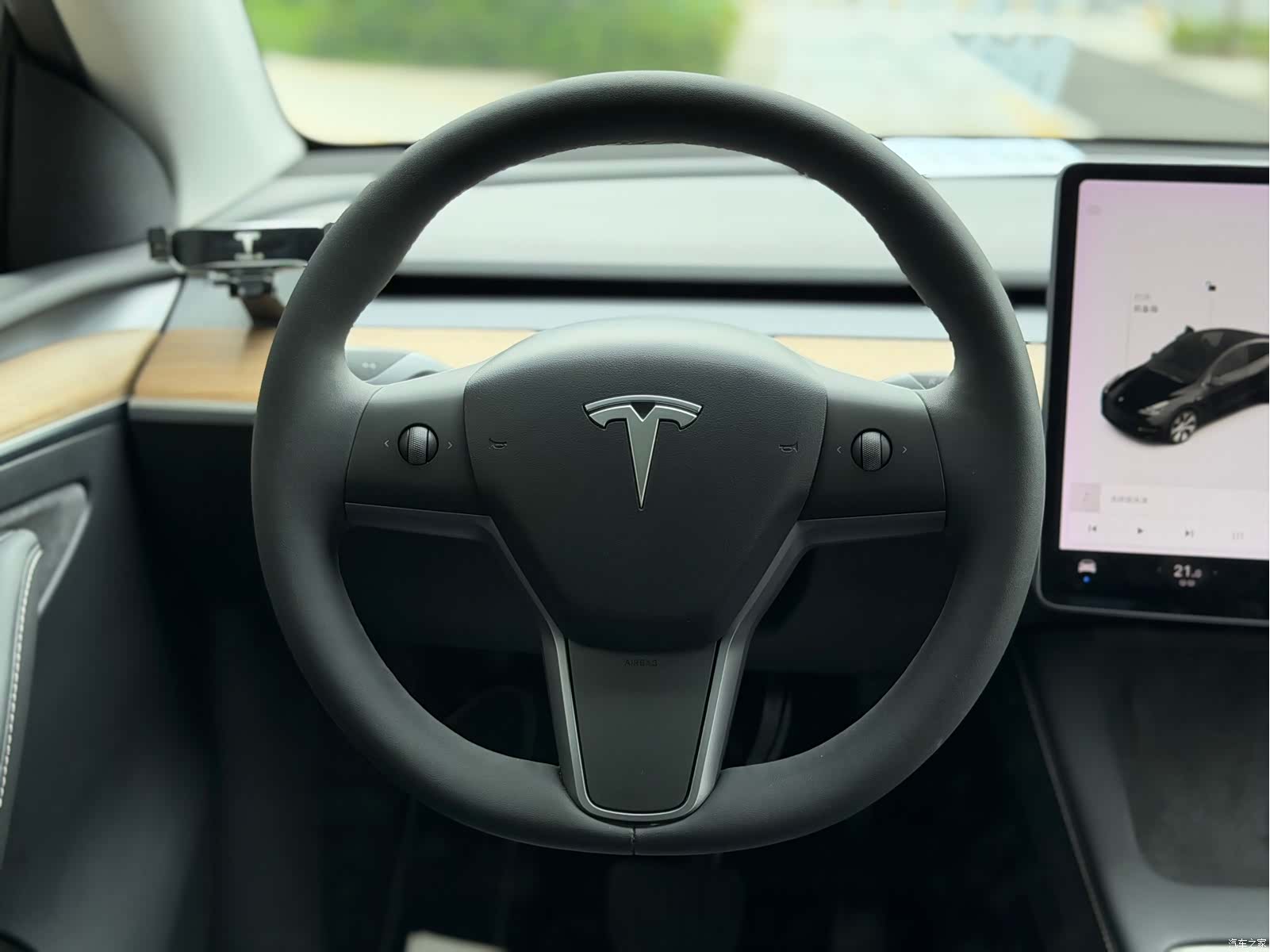Tesla Model Y, 2021 17