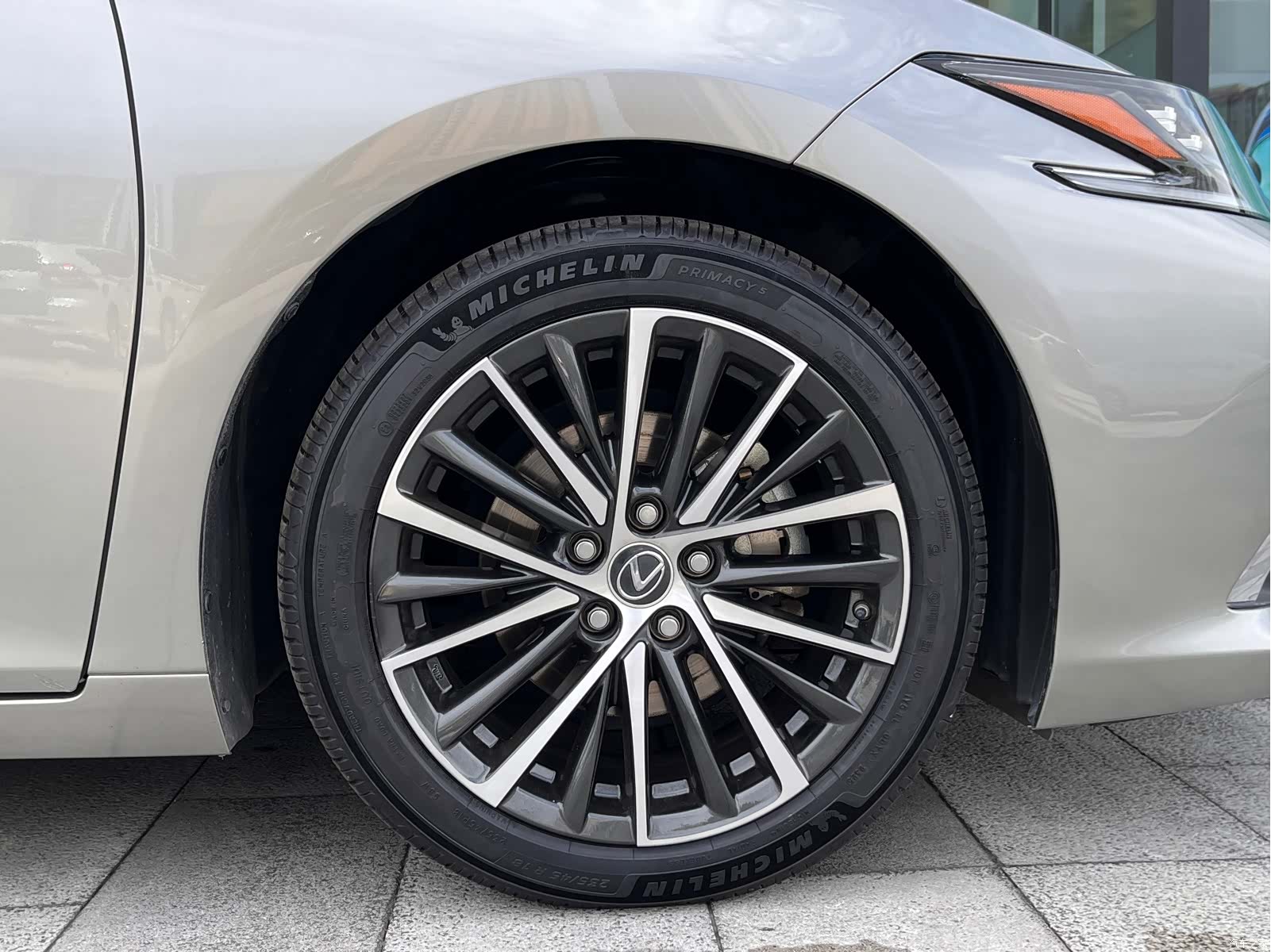 Lexus ES, 2022 9