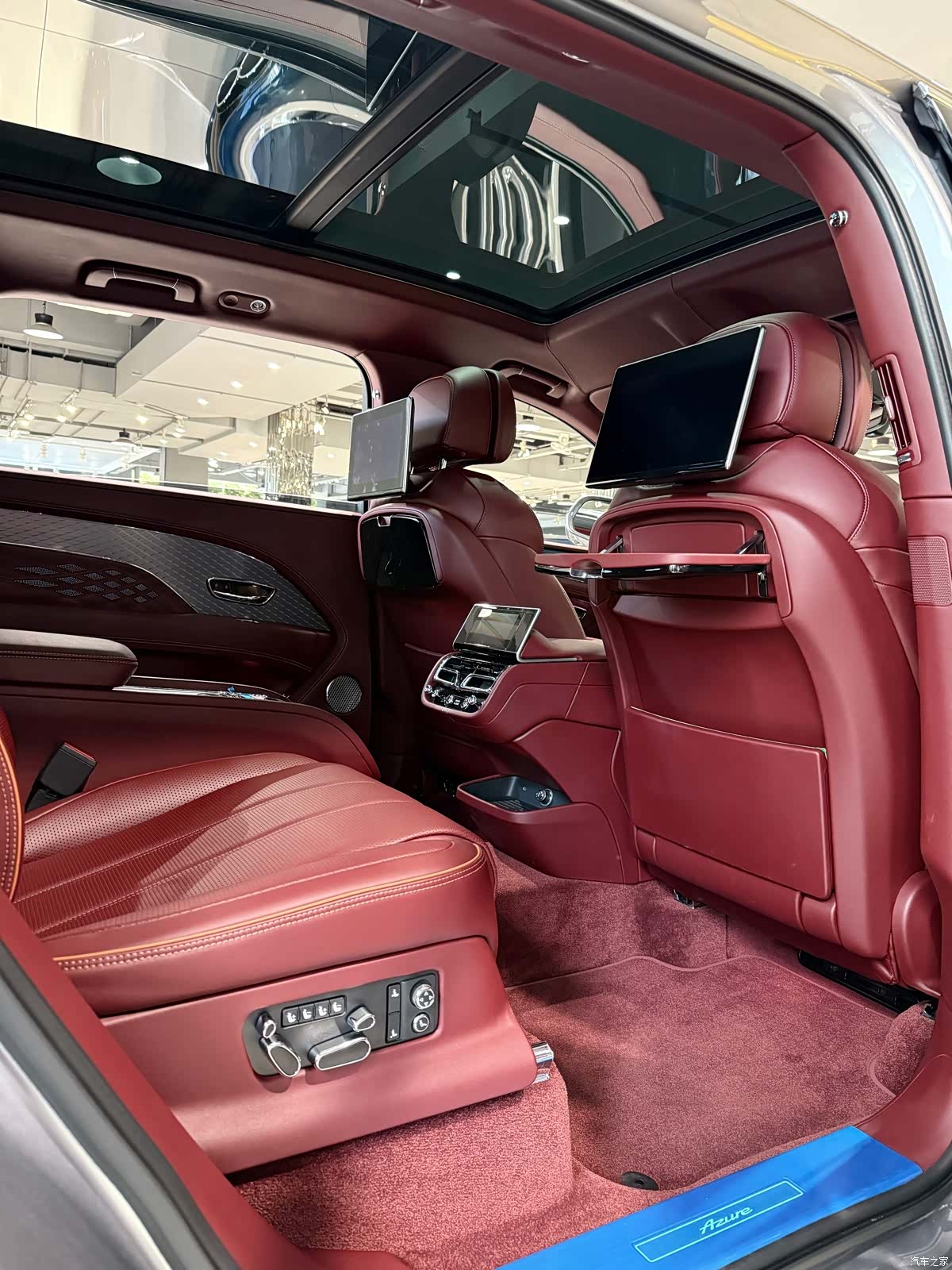 Bentley Bentayga, 2023 17