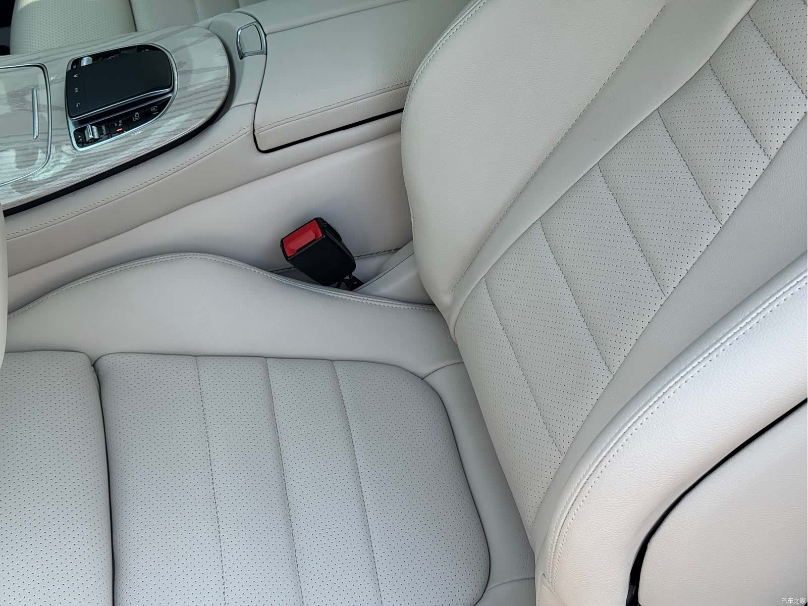 Mercedes-Benz E-Class, 2021 10