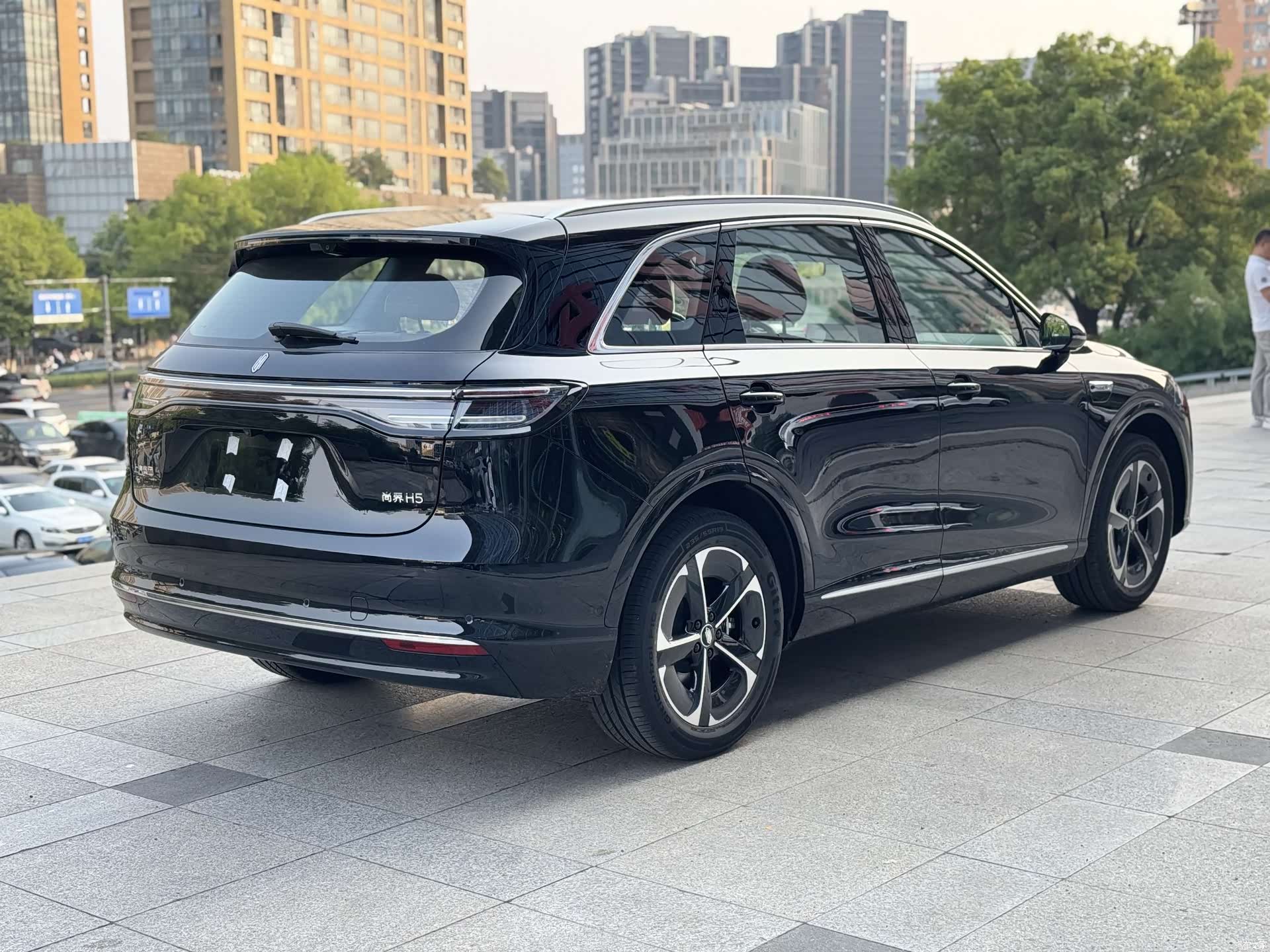 SAIC ShangJie H5, 2026 9