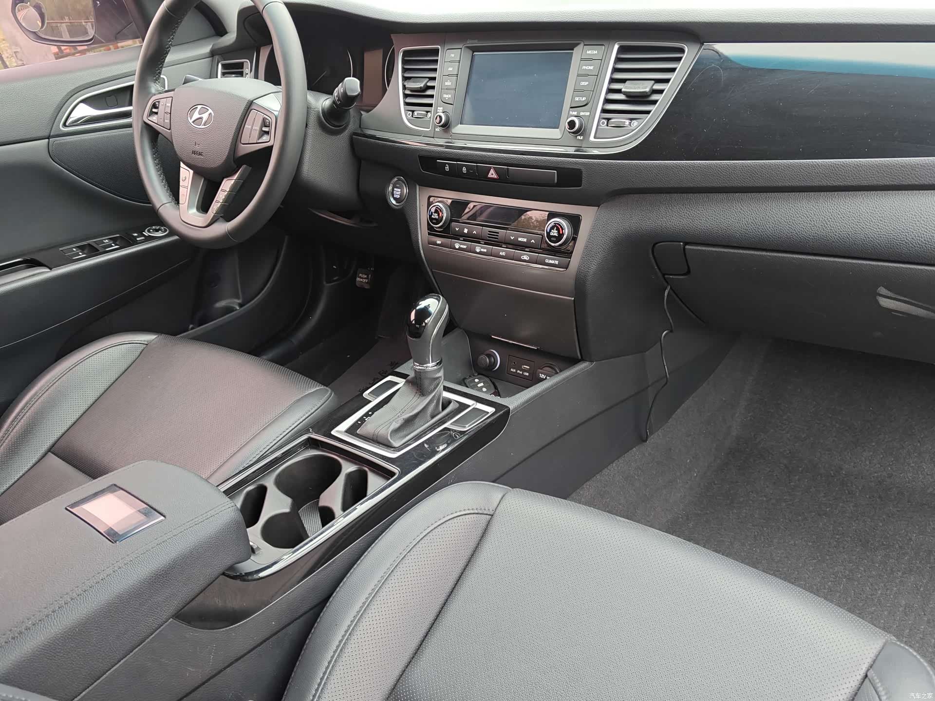 Hyundai DLX, 2016 10