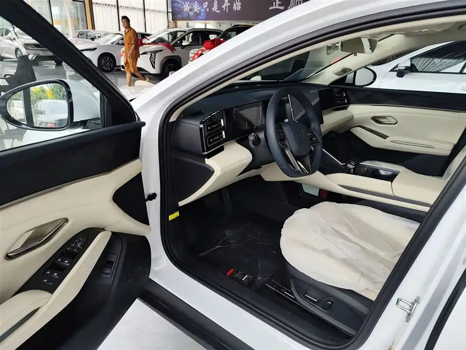 BYD Qin L