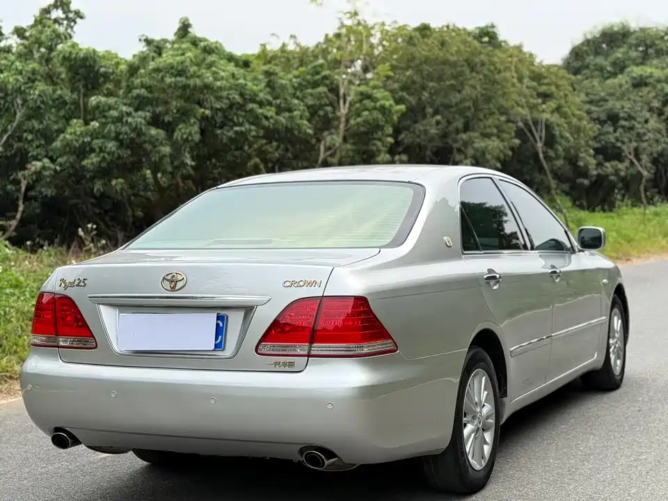 Toyota crown