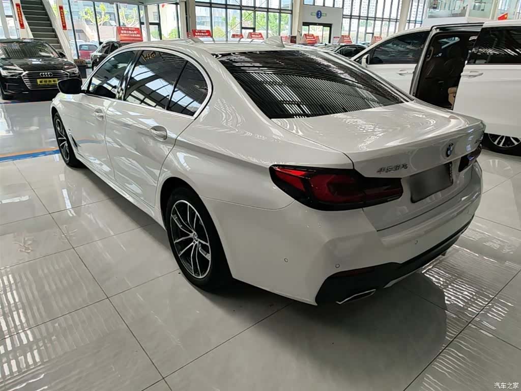 BMW 5 Series, 2022 все фото