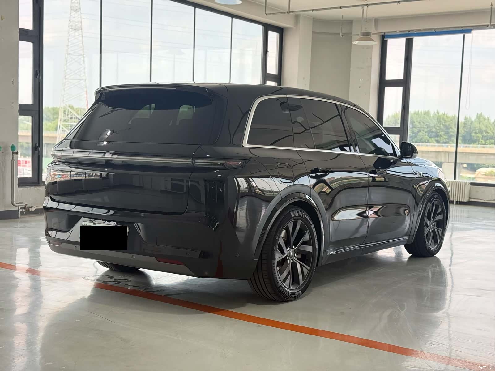 Li Auto L8, 2023 7