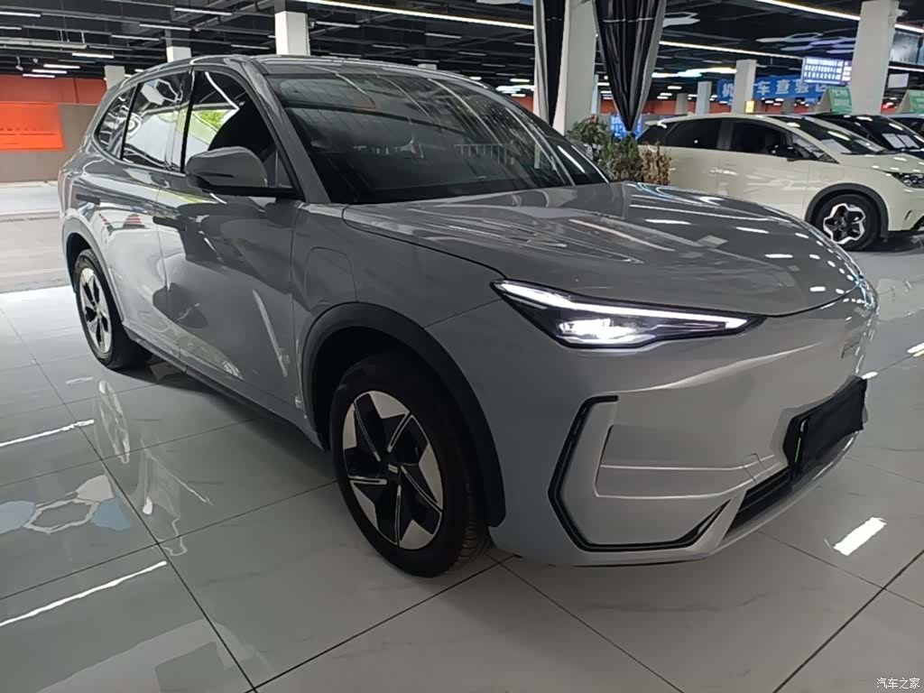 Geely Galaxy E5, 2025 4