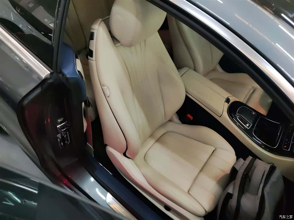 Mercedes-Benz E-Class, 2022 20