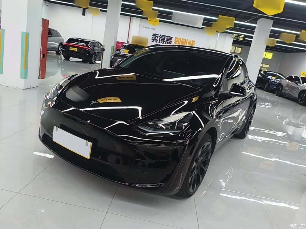 Tesla Model Y, 2023 2