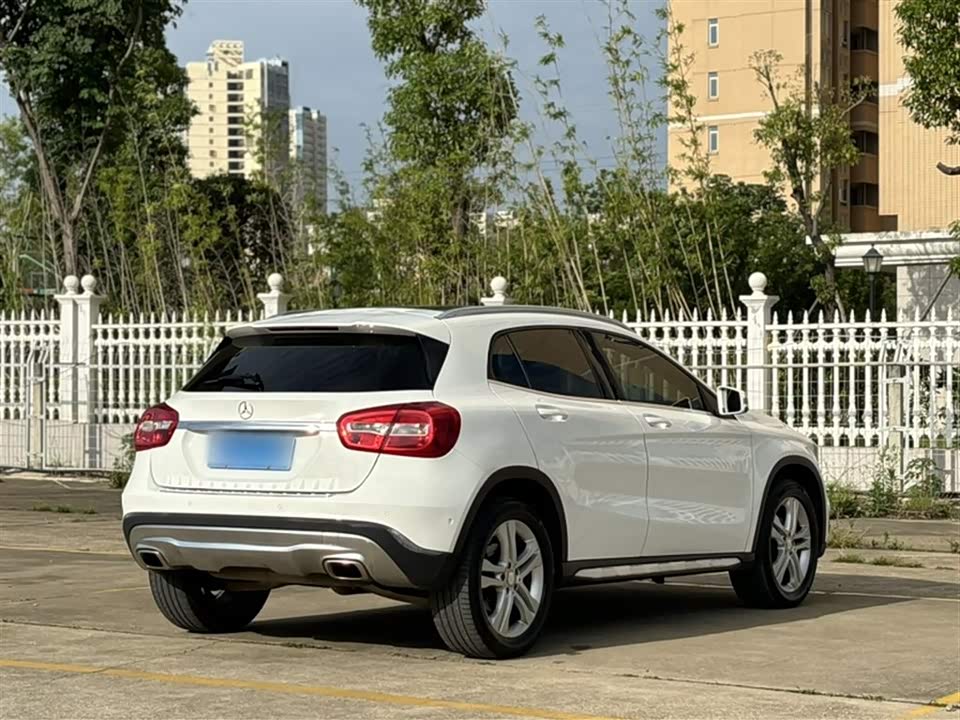 Mercedes-Benz GLA