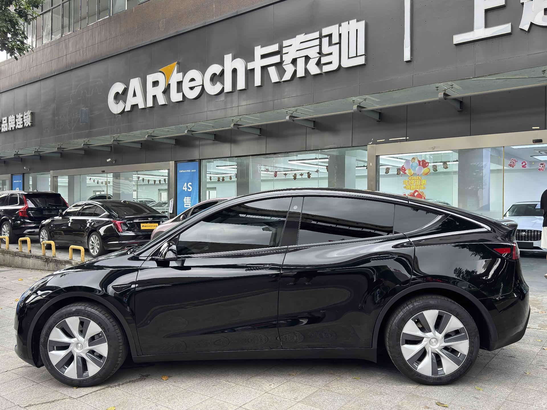 Tesla Model Y, 2023 2