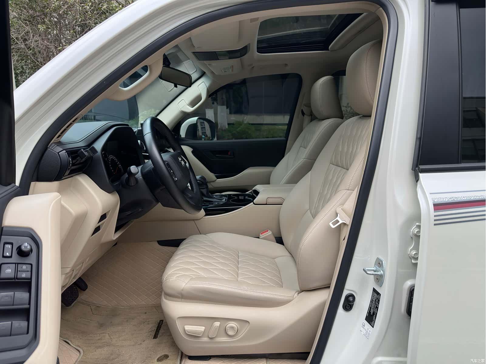 Toyota Land Cruiser, 2023 10