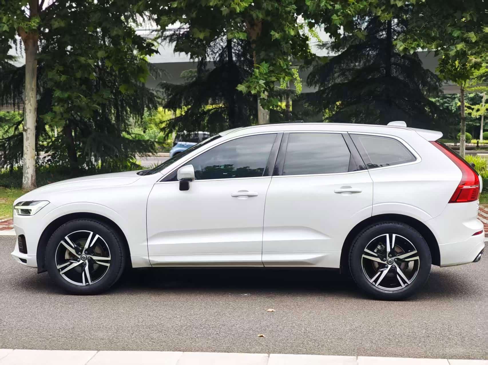 Volvo XC60, 2018 все фото