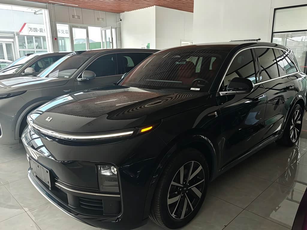 Li Auto L8