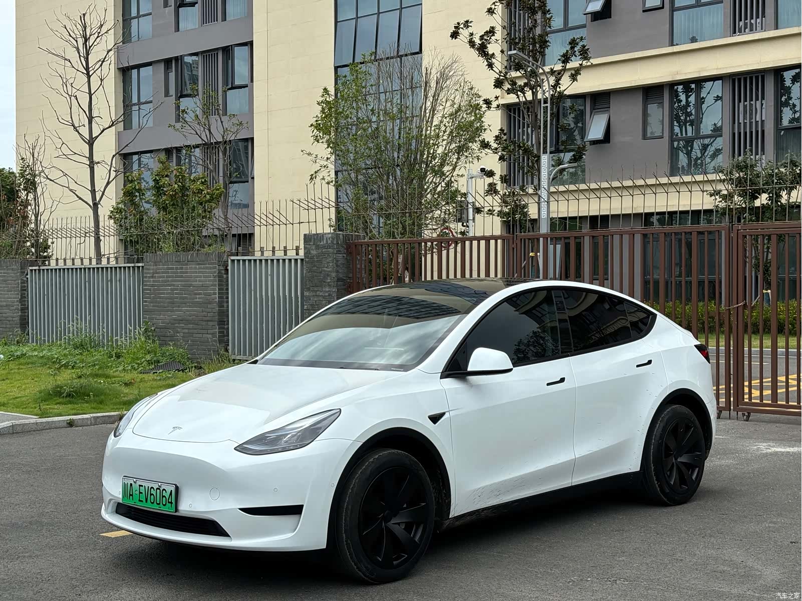 Tesla Model Y, 2024 1