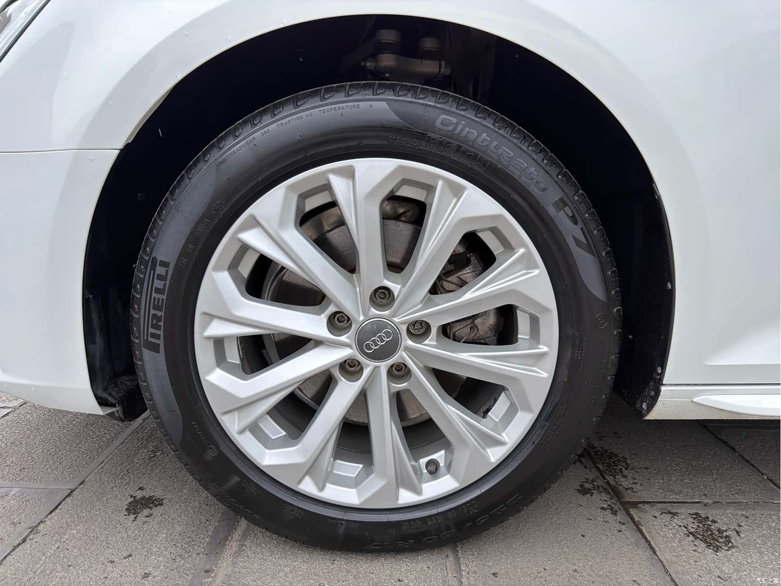 Audi A4L, 2019 11