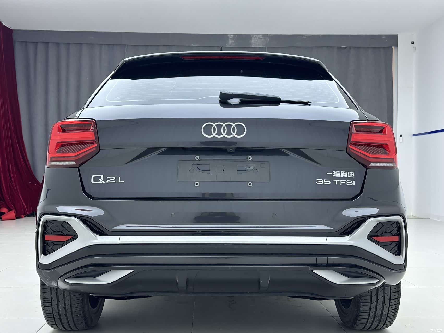 Audi Q2L, 2022 все фото