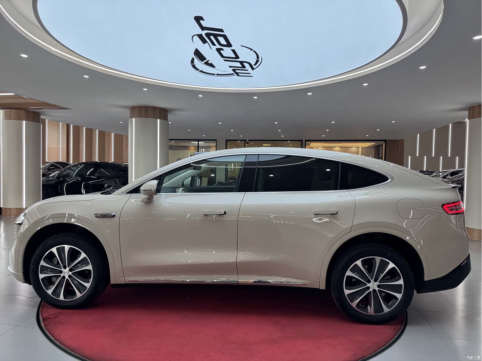 Luxeed R7, 2025 8