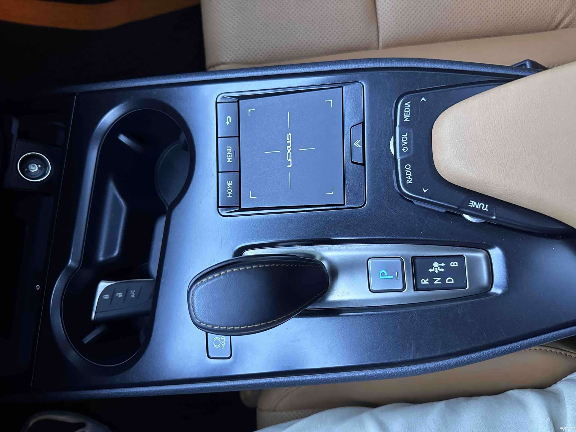 Lexus UX, 2021 16