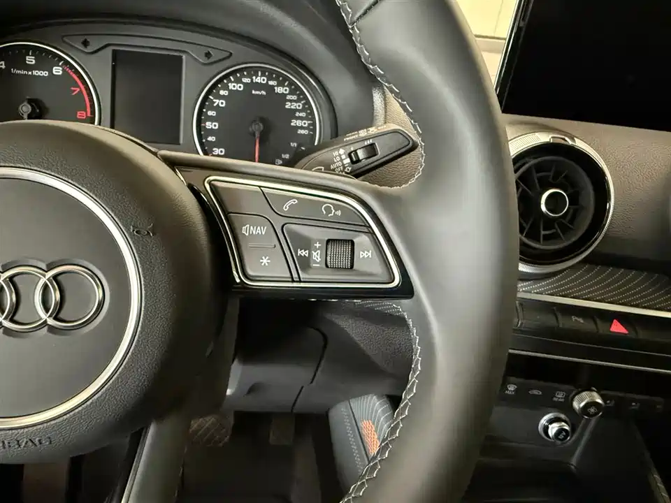 Audi Q2L Audi Q2L